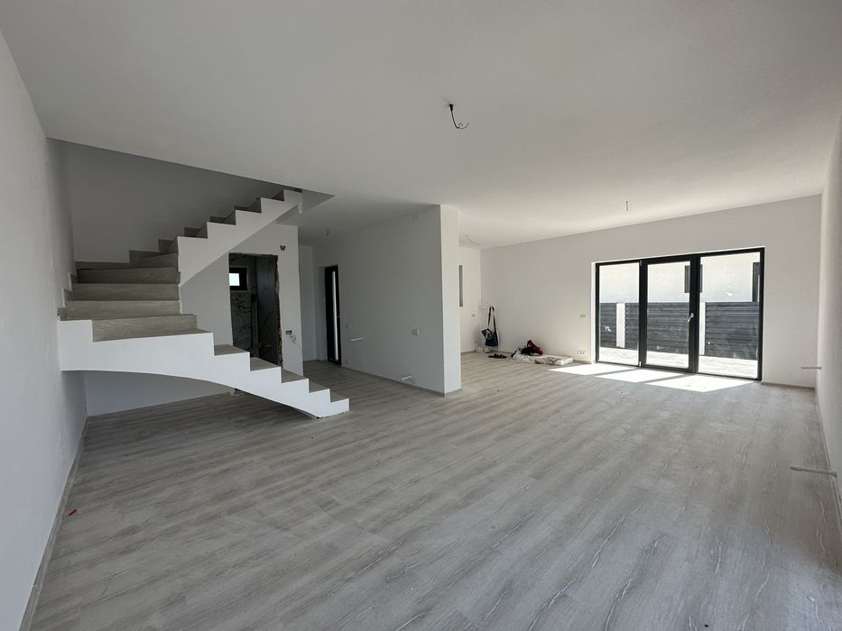 Vila tip duplex , 4 camere 126 Mp . Pantelimon Sos Cernica