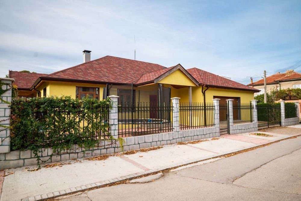 Продава се Къща в Силистра, Римска гробница - 1015 кв.м за 391 €/кв.м - Снимка #4