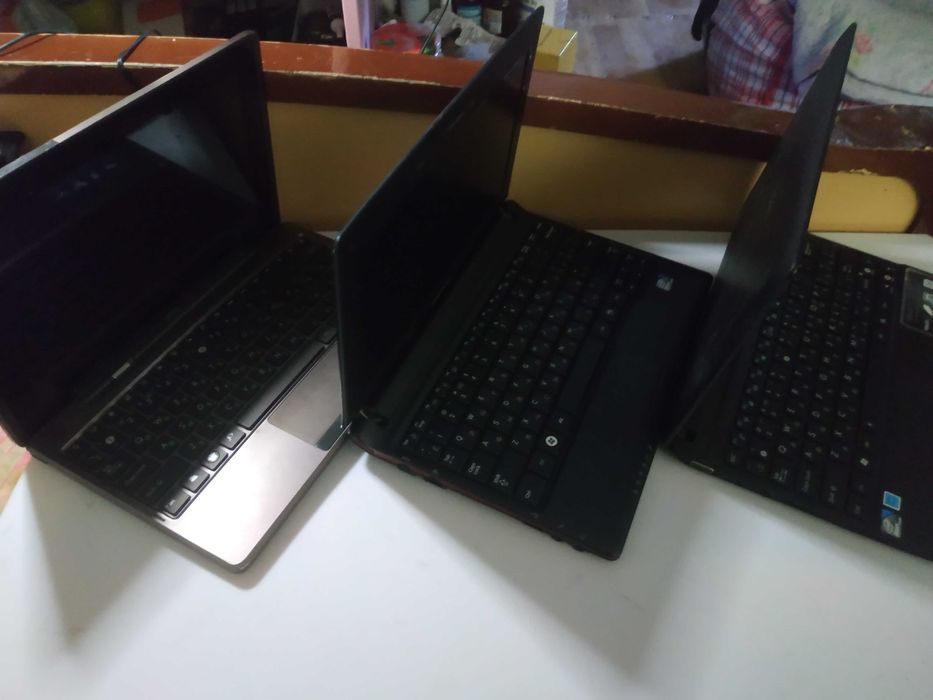 Продам нетбук на запчасти samsung