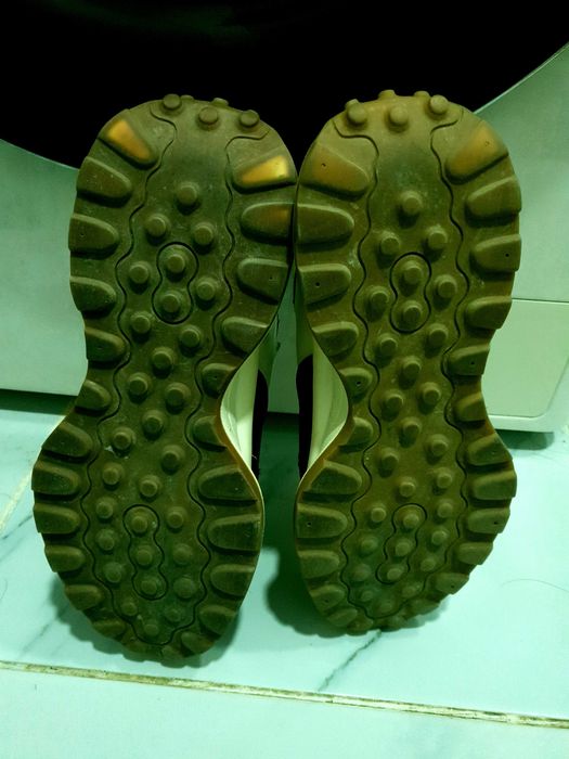 Әйелдер кроссовкасы, 40 өлшем