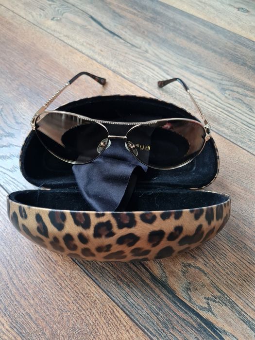 Vouge brown  Guess sunglasses kyliyan