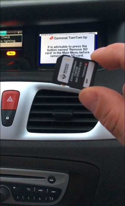 Carminat Renault TomTom live informee 2 R-LINK Navigation Communicat