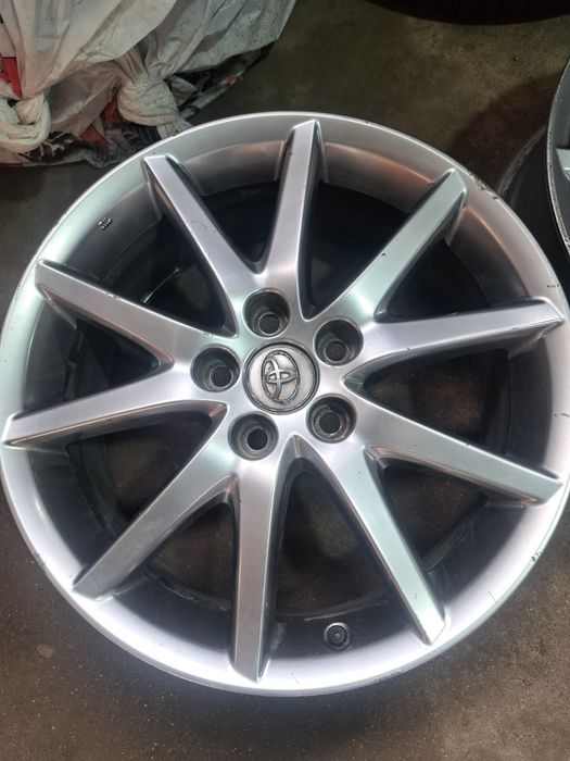 Оригинальный диски на 18. Тойота