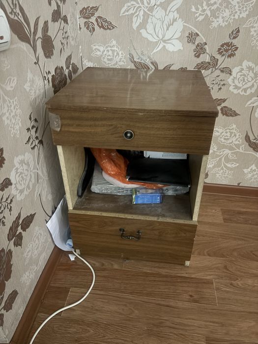 Тумбочка с ящиками