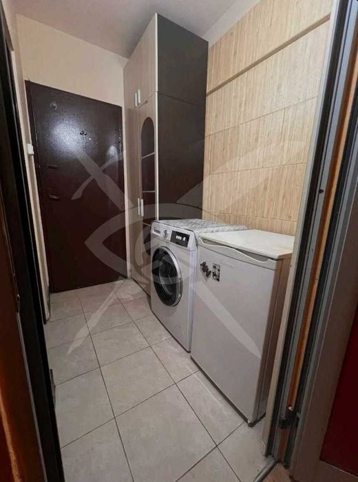 Дава се под наем Едностаен апартамент в Варна, Левски - 30 кв.м за 175 € - Снимка #2