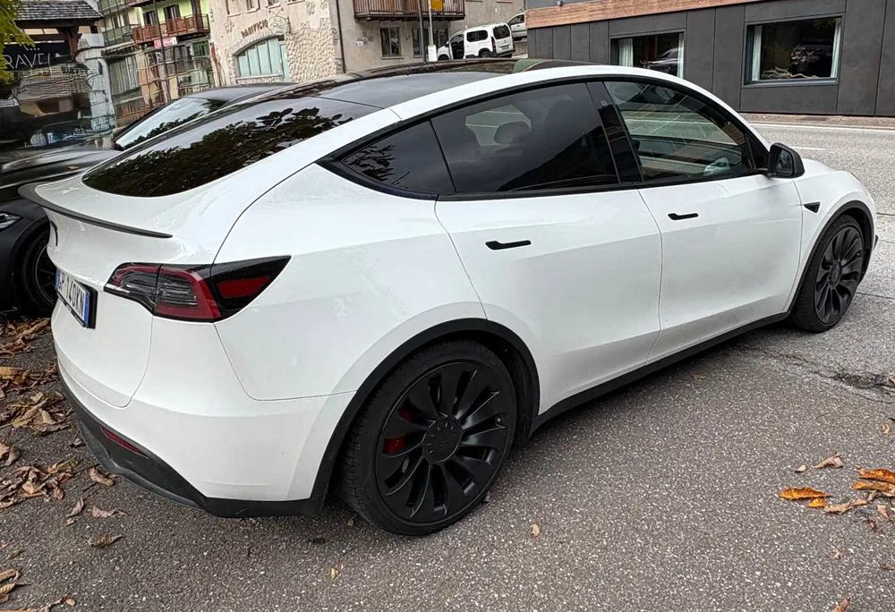 Dezmembrez Tesla Model Y 2022