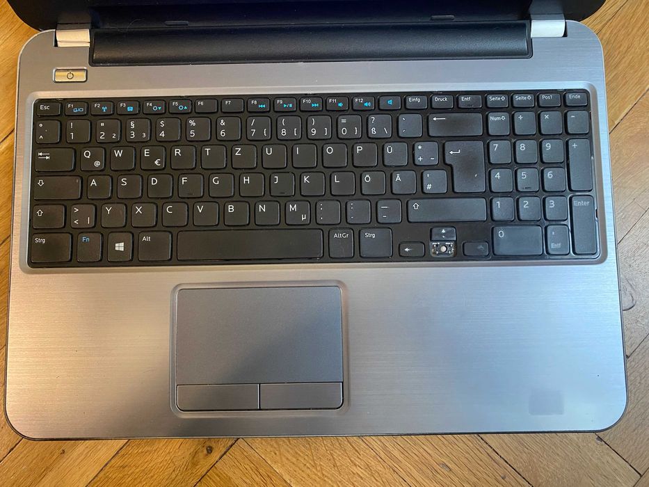 Dell Laptop с лицензирани Windows 10 pro и Office 2021 pro plus