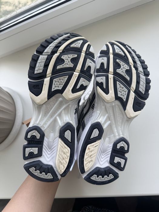 Кроссовки новые. 39 размер