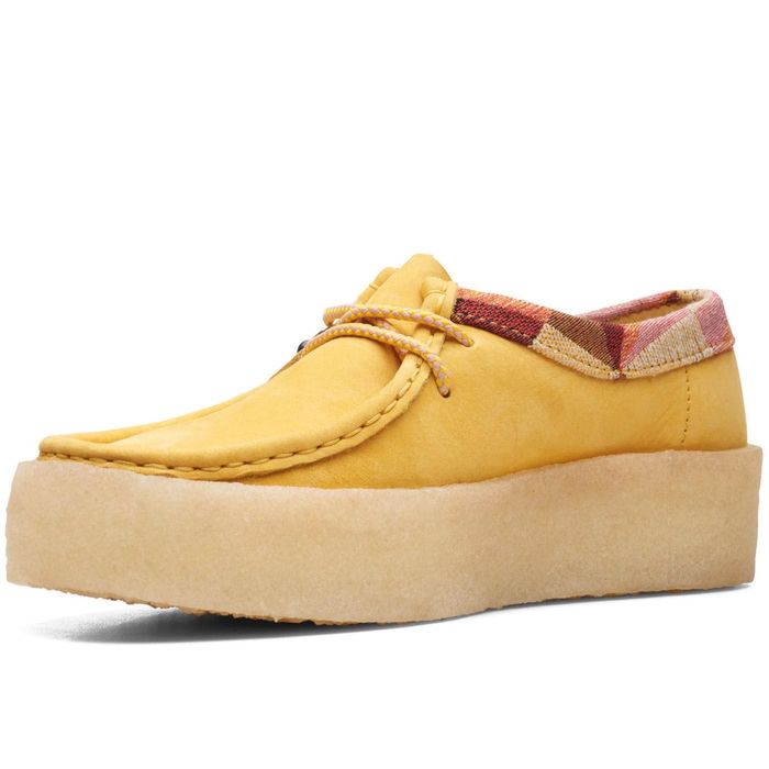 НОВО! Дамски обувки тип Wallabees Limited Edition Clarks Жълто