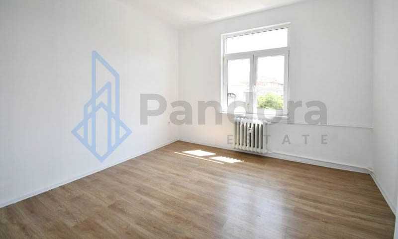 Дава се под наем Тристаен апартамент в София, Център - 115 кв.м за 450 € - Снимка #8