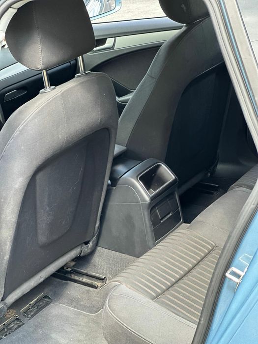 Audi  A4. b8 2.0 D vand / schimb