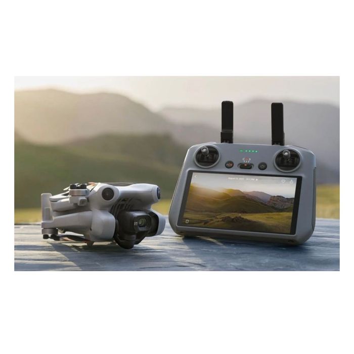 Продам дрон DJI Mini 4 Pro Fly More Combo Plus (DJI RC 2) белый