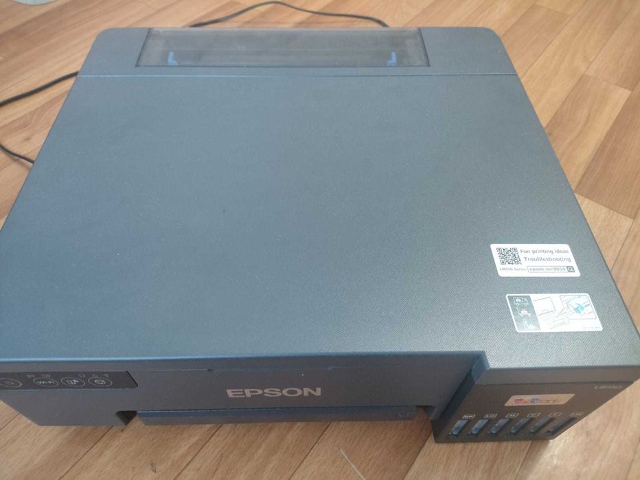 Продам цаетной принтер  Epson EcoTank L8050