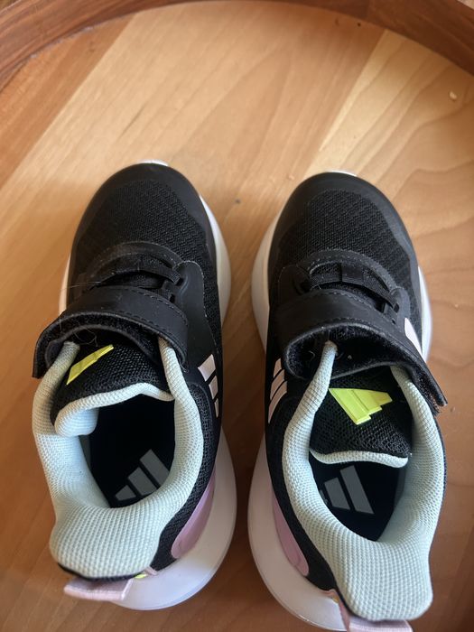 Adidas кроссовки на 30,5 размер на девочку