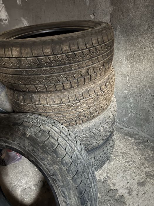 Зимные шины 205/60/16