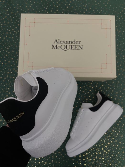 Alexander McQueen Black Velvet (Catifea) Premium Quality
