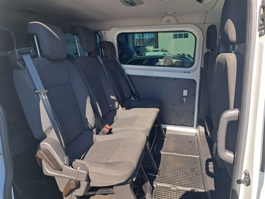 Ford Transit Custom 2.2 TDCi 100 CP – 9 Locuri – 2015  modelul scurt / Motor defect