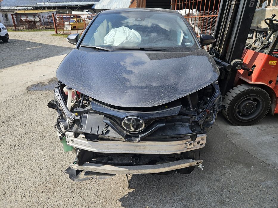 Toyota C-hr 1.2i На части