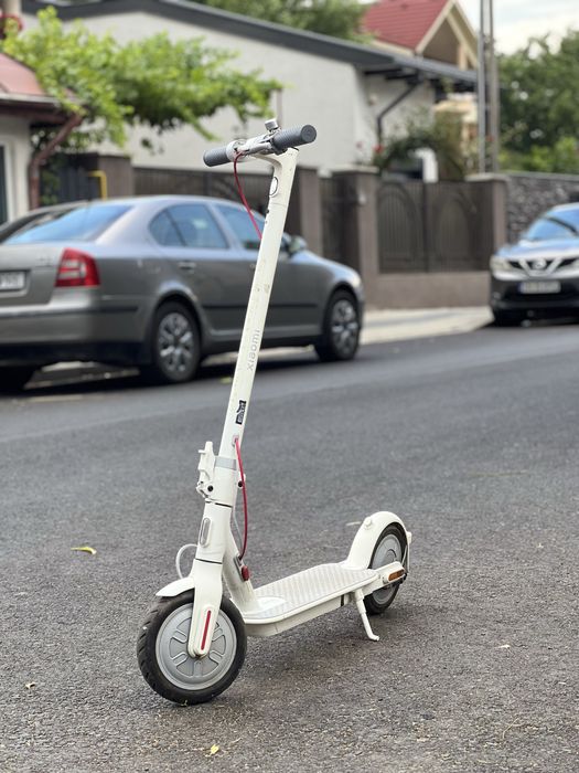 Trotinetă electrică Xiaomi pro albă perlat două motoare
