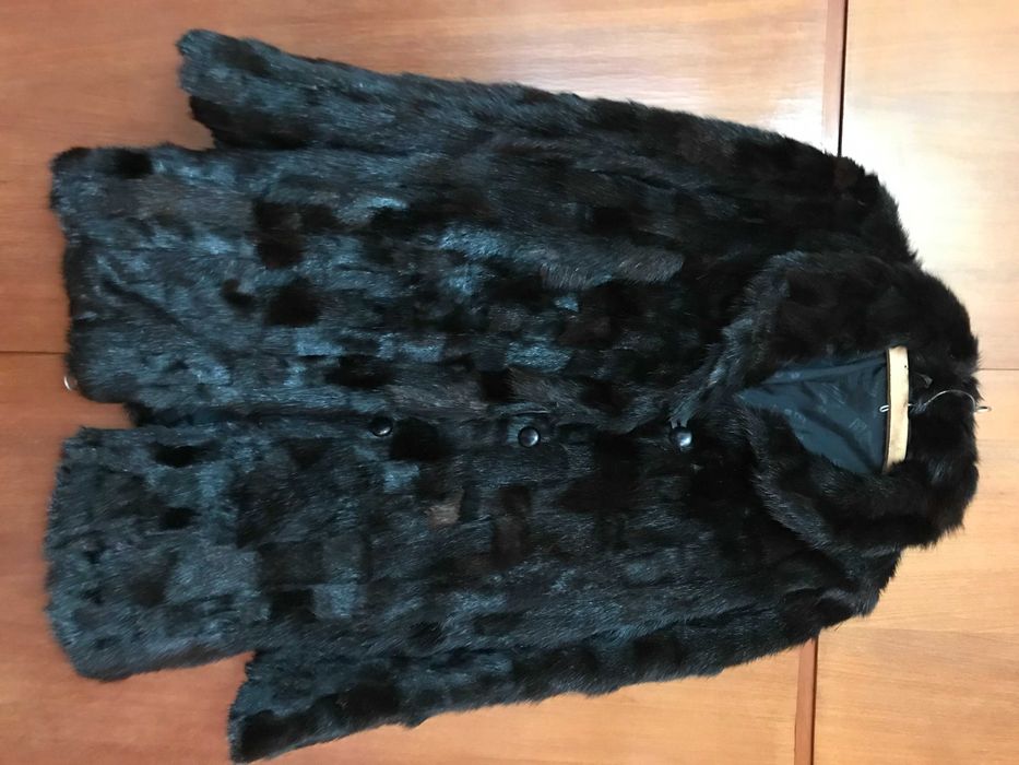 Ново черно палто