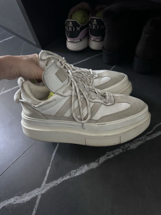 Кроссовки adidas