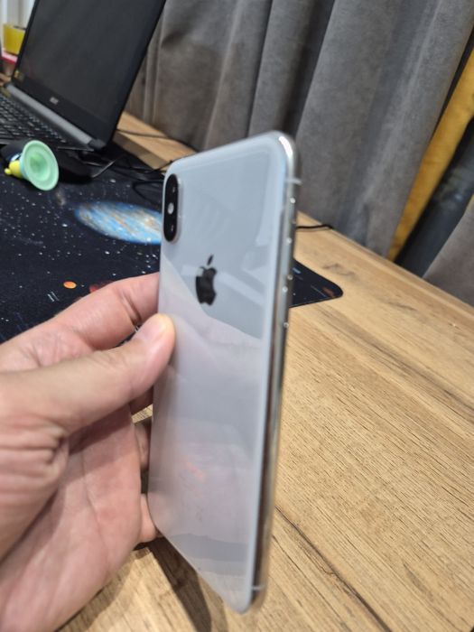 В продаже IPhone 10 (XS) 64 Gb в белом цвете