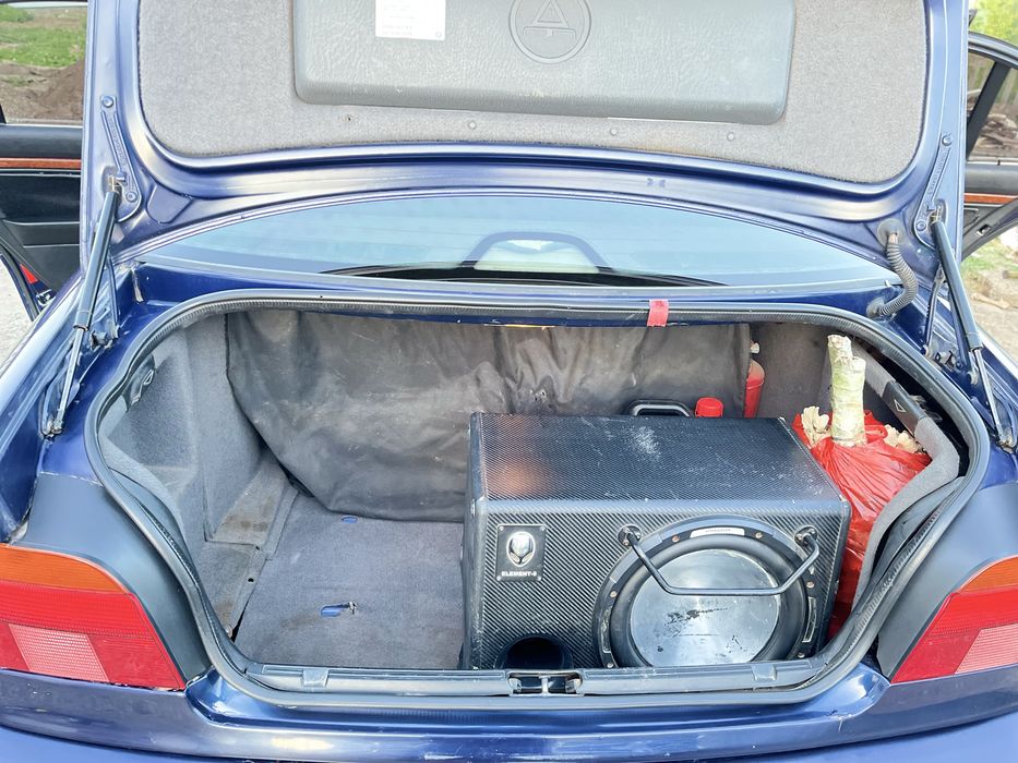 Продам БМВ е39  об 2.5