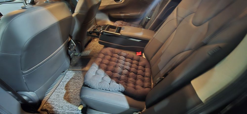 Hongqi Eqm 5 , 500 тали