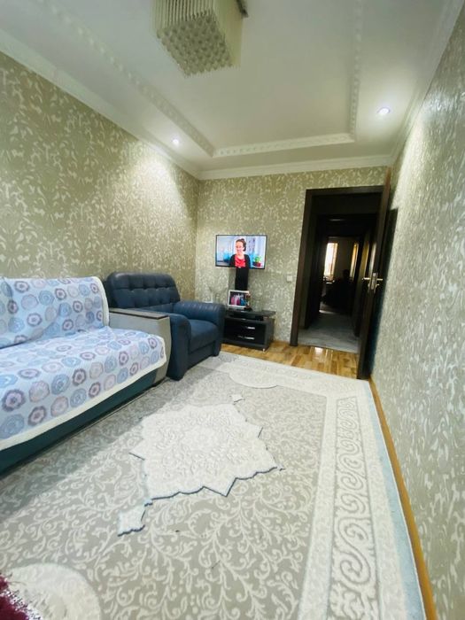 Ko'p qavatli uy joy. Samarqand shahar. Beruniy (Oktyabrskiy) ko'chada