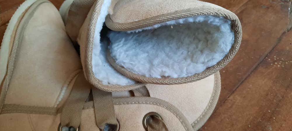 Зимни  детски ботуши .