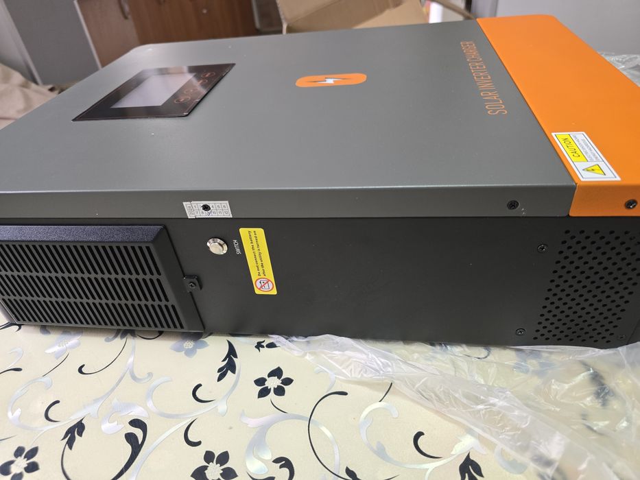 Хибриден соларен инвертор PowMr 10.2 KW с WiFi