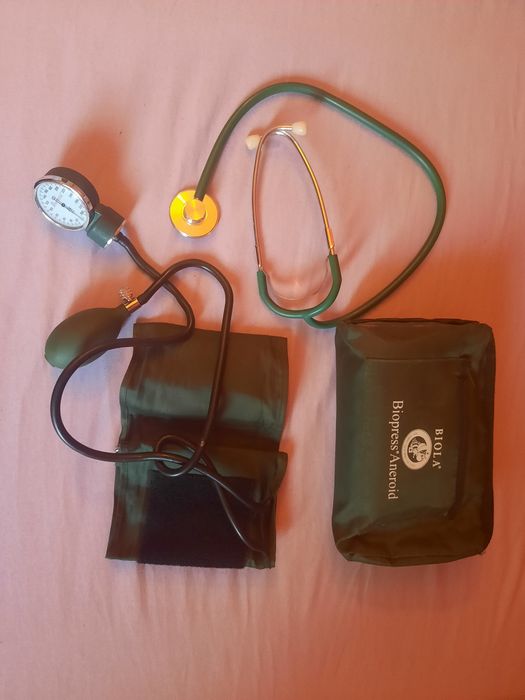 Продам тонометр б/у