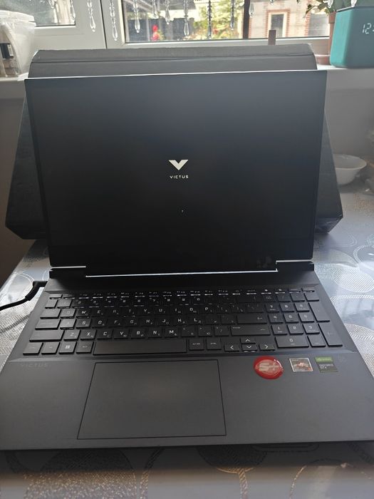 HP Victus 16.1 . 16gdt. Ryzen 5. 5600.