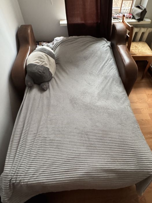 Продам кровать ,диван