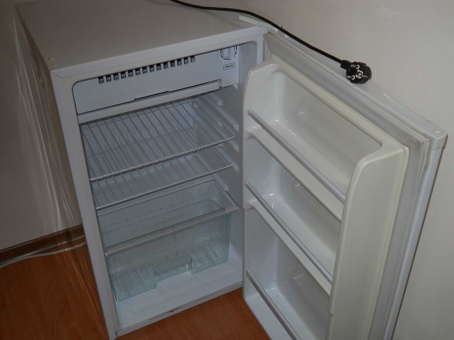 Продавам Хладилник МИДЕЯ 92 L
