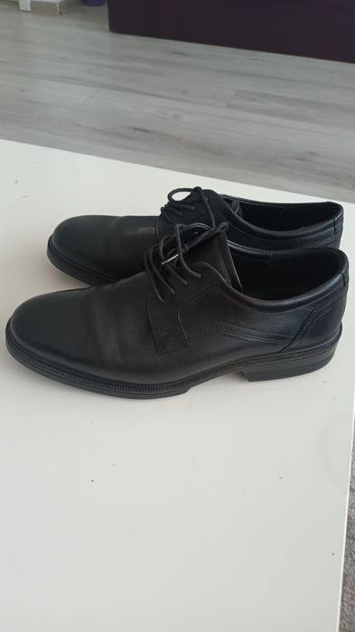 Vând pantofi Ecco