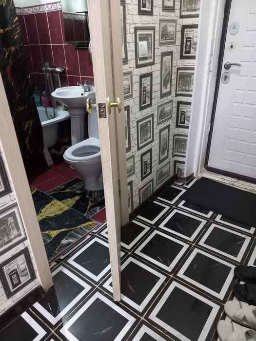 Час 2000, на   Есенова ночь 8000