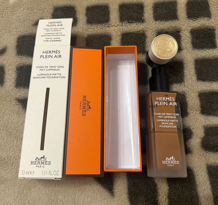 Hermès Plein Air - Fond de teint soin mat lumineux 71W Cognac