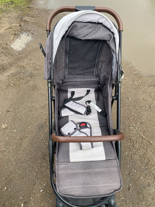 Продам прогулочную коляску