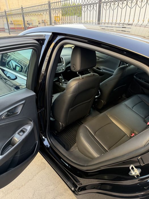 Malibu 2.4 sotiladi 2018 yil