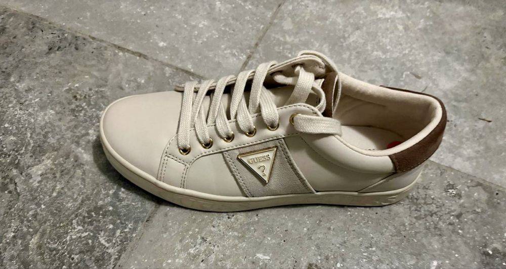 Спортни обувки  Guess