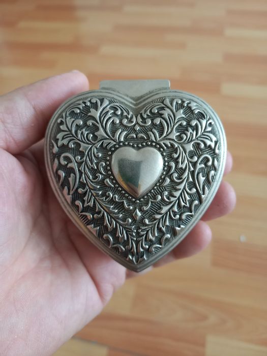 Шкатулка мельхиоровая