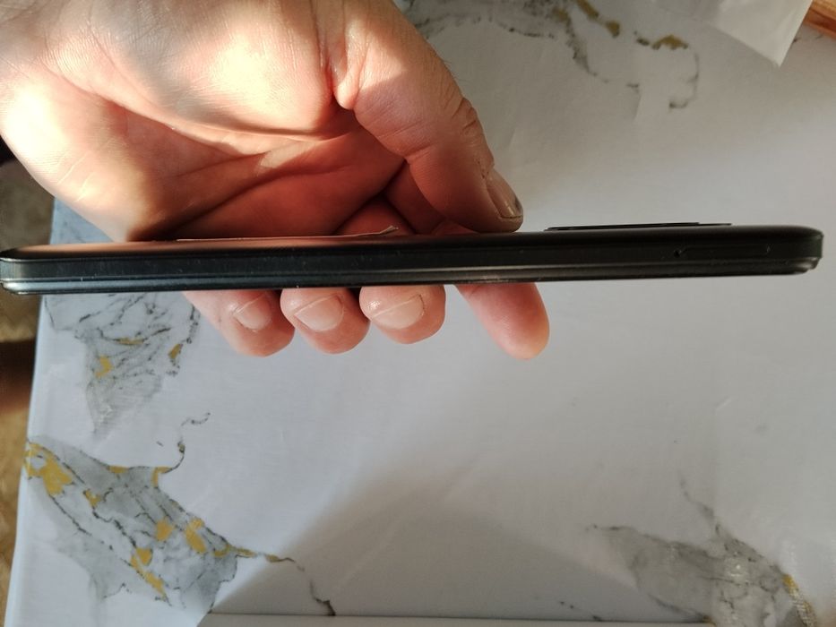 Продадан телефон Редми 12с