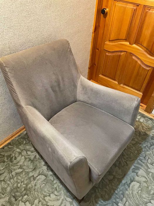 Продам мягкое кресло (велюр)