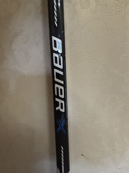 Продам клюшку BAUER x