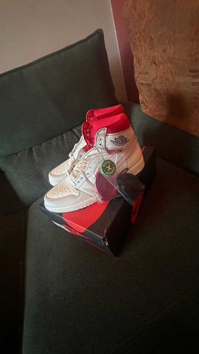 Air Jordan 1 High OG Phantom Red