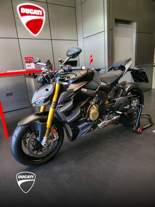 STREETFIGHTER V4S от официального дилера DUCATI