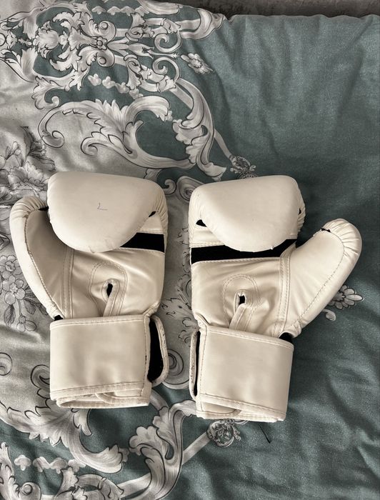 боксёрские перчатки