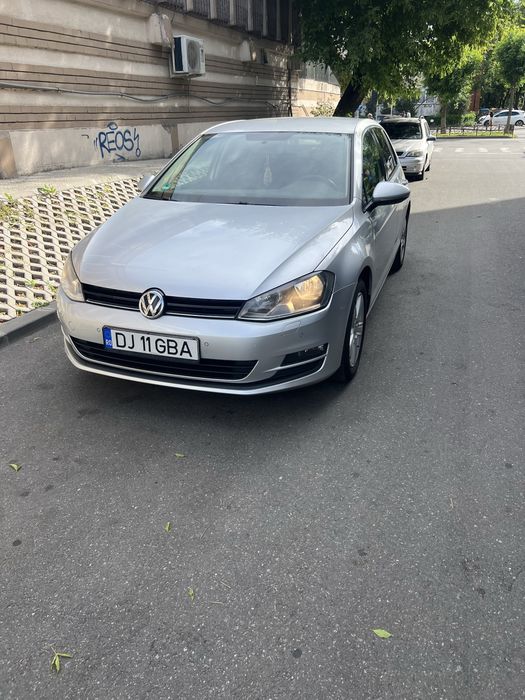 VOLKSWAGEN Golf 2013