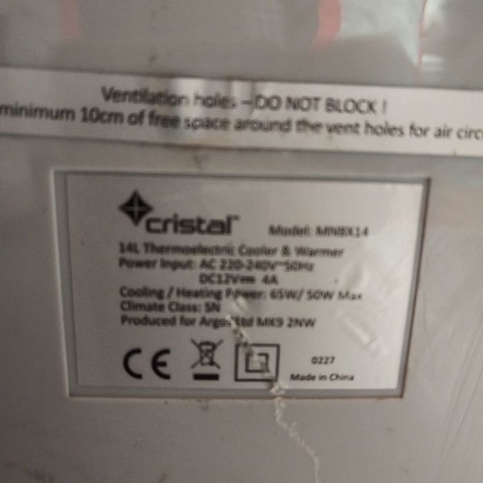 Мини хладилник на 12 и 220 волта